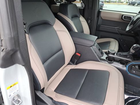 Used 2024 Ford Bronco Wildtrak image 10