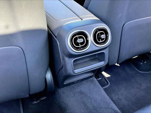 Used 2026 Mercedes-Benz GLC 300 4MATIC image 25