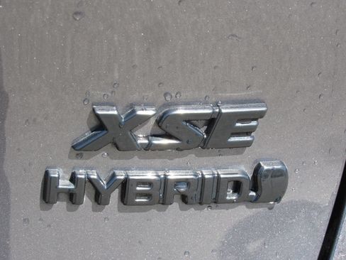 Used 2024 Toyota RAV4 XSE w/ Weather Package AWD/4WD image 8