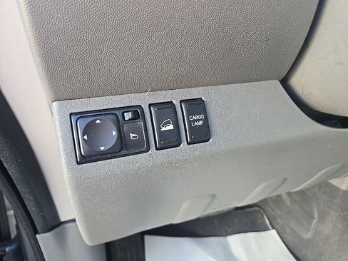 Used 2018 Nissan Frontier SV AWD/4WD image 12