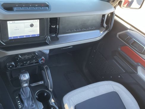 Used 2023 Ford Bronco Big Bend w/ Sasquatch Package image 15