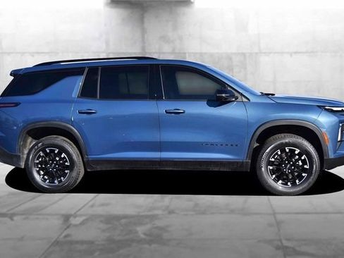 Used 2024 Chevrolet Traverse Z71 image 5