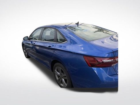 Used 2024 Volkswagen Jetta SE w/ Panoramic Sunroof Package FWD image 4