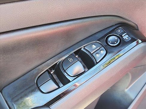 Used 2023 Nissan Altima 2.5 SV image 11