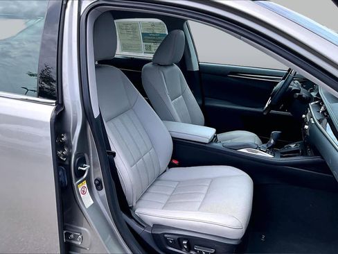 Used 2018 Lexus ES 350 w/ Ultra Luxury Package FWD image 9