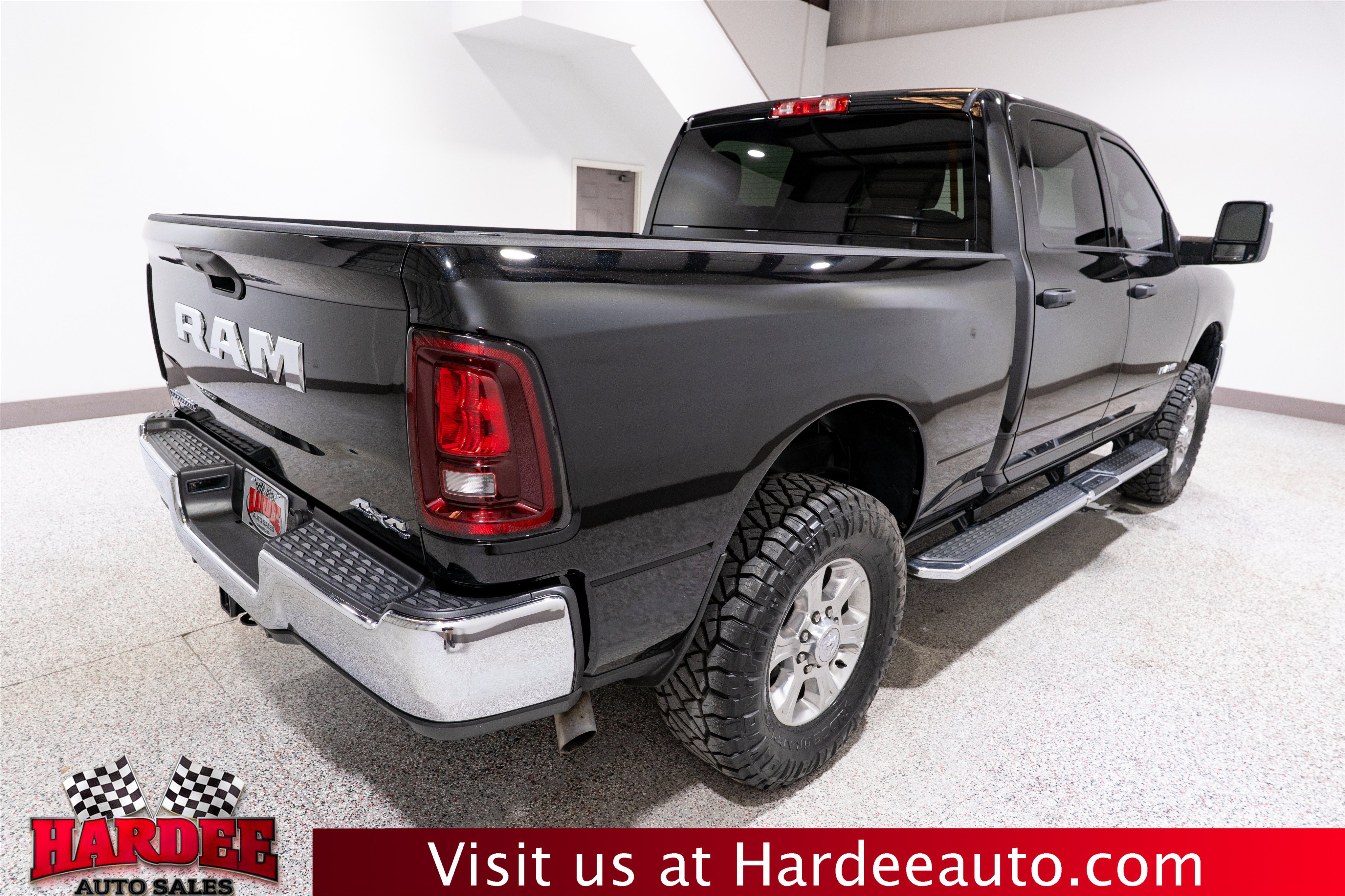 Used 2025 RAM 2500 Big Horn AWD/4WD image 5