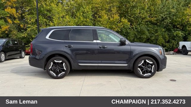 Used 2025 Kia Telluride S FWD image 2