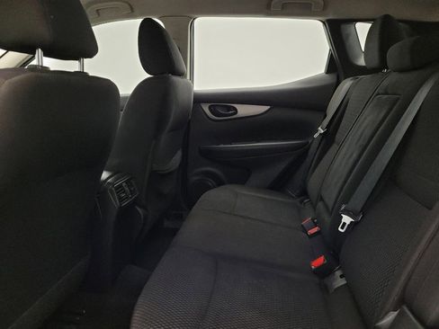 Used 2020 Nissan Rogue Sport S image 18