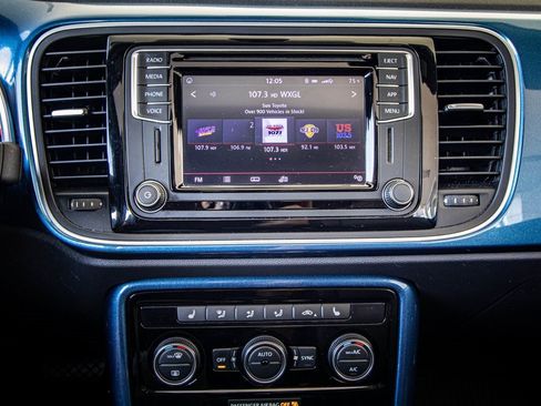 Used 2019 Volkswagen Beetle 2.0T SE image 31