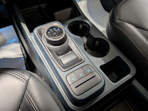 Used 2024 Ford Maverick Lariat w/ Black Appearance Package image 27