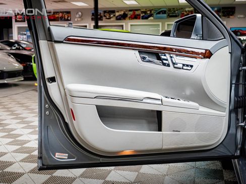 Used 2011 Mercedes-Benz S 550 image 15