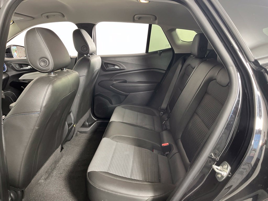 Used 2025 Chevrolet Trax LT FWD image 22