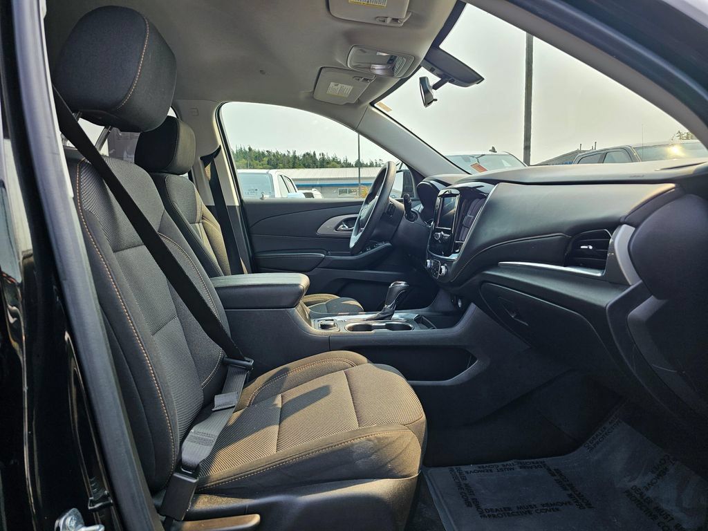 Used 2020 Chevrolet Traverse LS FWD image 10