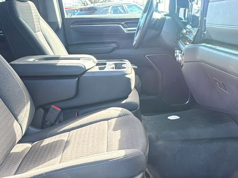 Used 2023 GMC Sierra 1500 SLE image 16