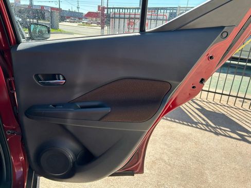 Used 2020 Nissan Kicks SR FWD image 17