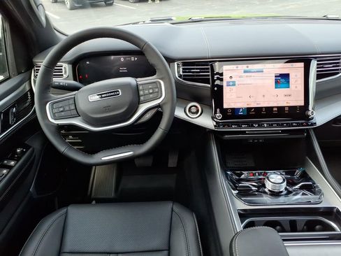 New 2026 Jeep Grand Wagoneer Limited AWD/4WD image 9