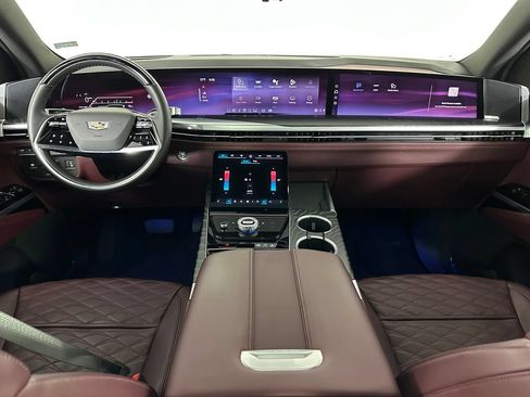 Used 2025 Cadillac Escalade ESV Sport AWD/4WD image 10