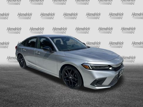 Used 2024 Honda Civic Sport image 2