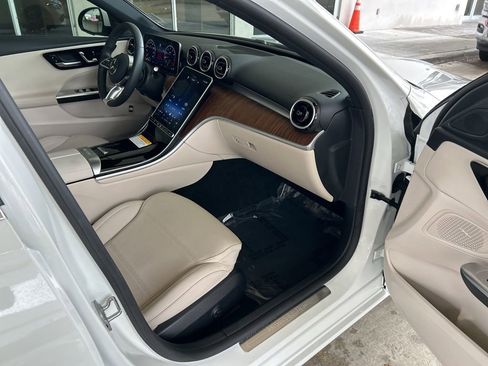 Used 2024 Mercedes-Benz C 300 Sedan image 21