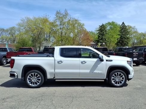 Used 2024 GMC Sierra 1500 Denali w/ Denali Reserve Package AWD/4WD image 2