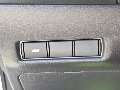 New 2026 Nissan Sentra SR FWD image 25