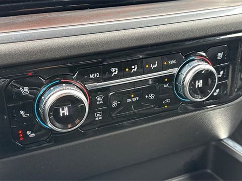 Used 2023 GMC Sierra 1500 SLT w/ SLT Premium Plus Package image 28