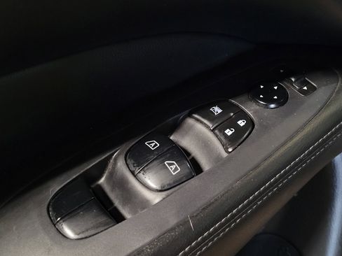 Used 2020 Nissan Pathfinder SL AWD/4WD image 27