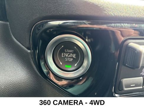 Used 2025 Chevrolet Silverado 2500 LTZ w/ LTZ Convenience Package image 10