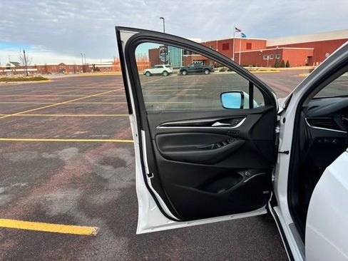 Used 2021 Buick Enclave Avenir w/ Avenir Technology Package image 4