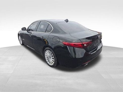 Used 2019 Alfa Romeo Giulia RWD image 5