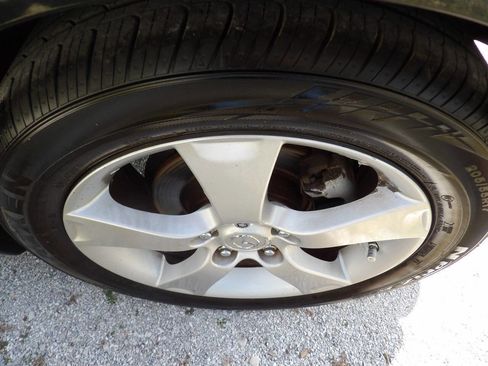 Used 2004 MAZDA MAZDA3 s w/ Moonroof & 6-CD Pkg image 18