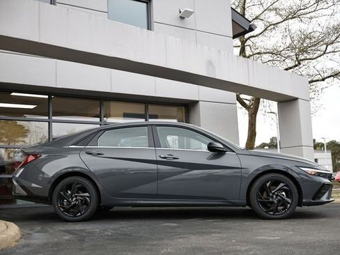 New 2026 Hyundai Elantra SEL Sport Premium w/ Cargo Package FWD image 3