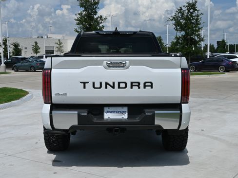Used 2024 Toyota Tundra Limited AWD/4WD image 9