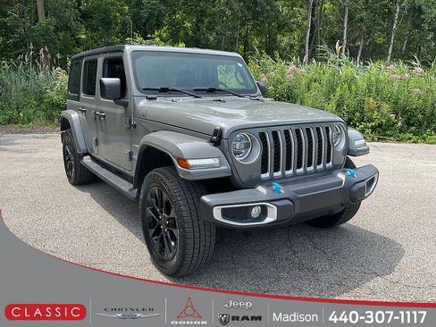 Used 2022 Jeep Wrangler Unlimited Sahara w/ Cold Weather Group AWD/4WD image 1