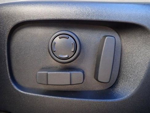 Used 2023 Land Rover Range Rover Velar R-Dynamic S image 13