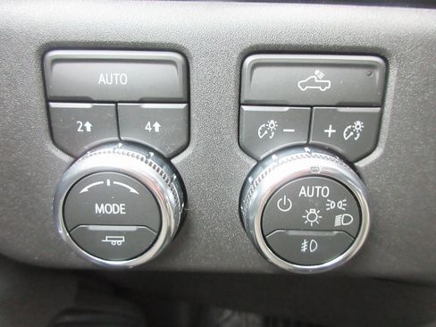 New 2026 GMC Sierra 1500 Elevation image 16