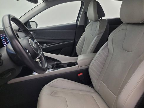 Used 2023 Hyundai Elantra Limited image 17