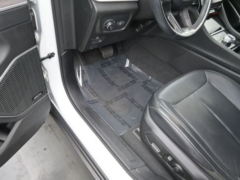 Used 2021 Jeep Grand Cherokee L Limited image 17