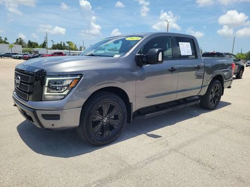 Used 2023 Nissan Titan SV w/ SV Convenience Package AWD/4WD image 2