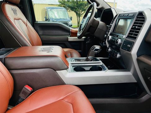 Used 2019 Ford F150 King Ranch w/ Equipment Group 601A Luxury AWD/4WD image 18