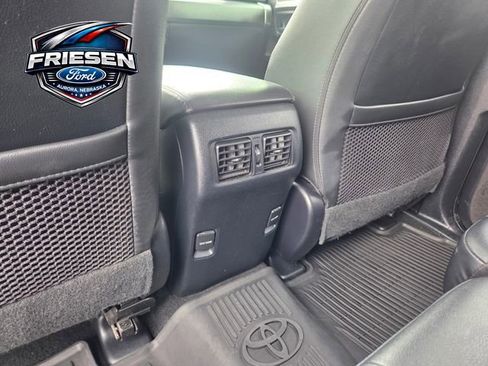 Used 2019 Toyota 4Runner SR5 Premium image 24