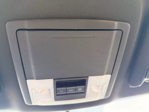 Used 2018 Ford Explorer XLT w/ Equipment Group 202A AWD/4WD image 44