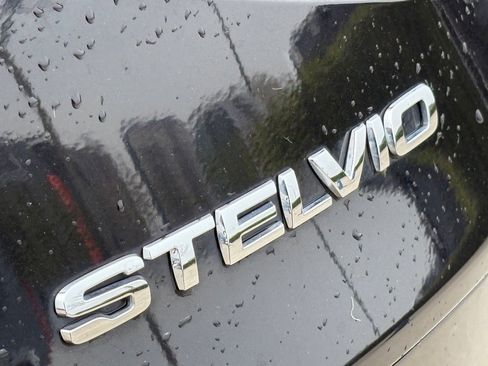 Used 2023 Alfa Romeo Stelvio Veloce image 10