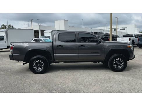 Used 2021 Toyota Tacoma TRD Off-Road w/ Technology Package AWD/4WD image 9