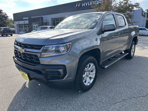 Used 2022 Chevrolet Colorado LT AWD/4WD image 1