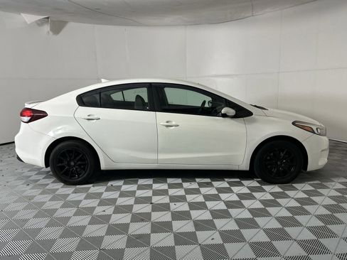 Used 2017 Kia Forte LX FWD image 9