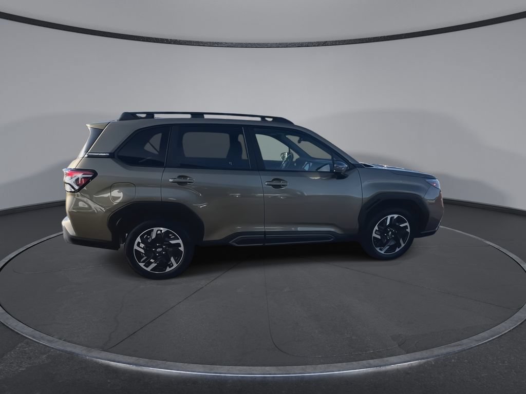 Used 2025 Subaru Forester Limited AWD/4WD image 9