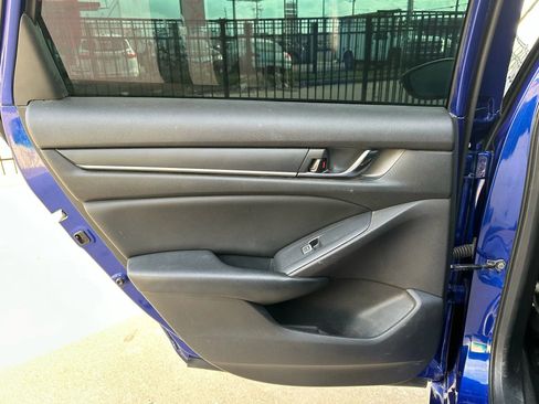 Used 2018 Honda Accord Sport image 18