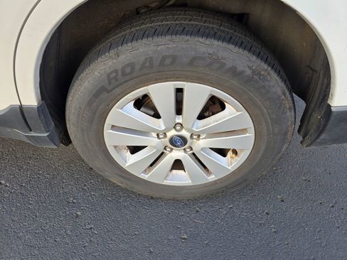 Used 2019 Subaru Outback 2.5i image 9