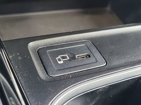 Used 2023 Mercedes-Benz GLB 250 image 20